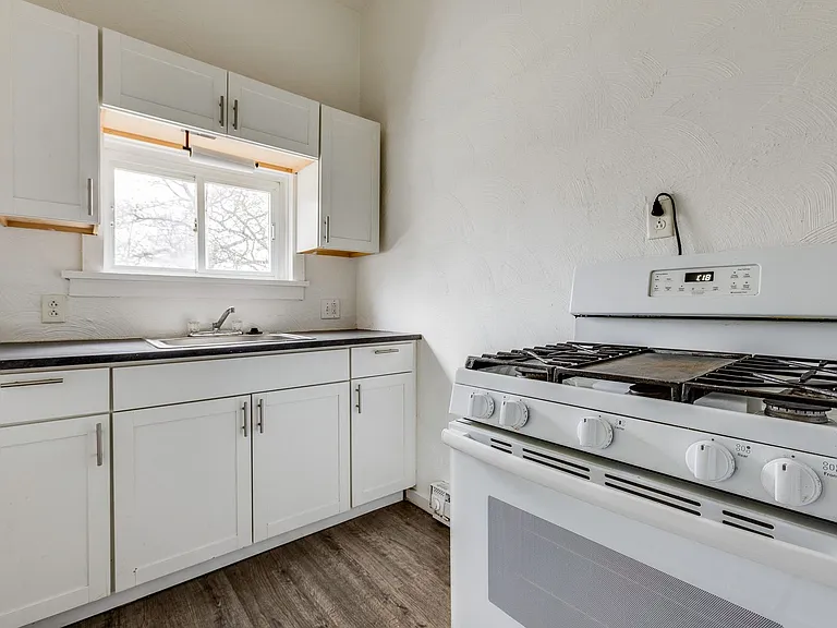 440 Hays Ave — Photo 13