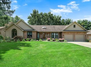 51111 Huntington Ln, Granger, IN