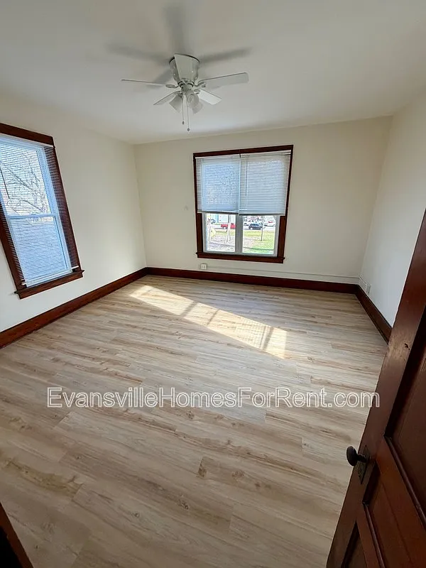 Building Photo - 504 Casselberry Ave #B