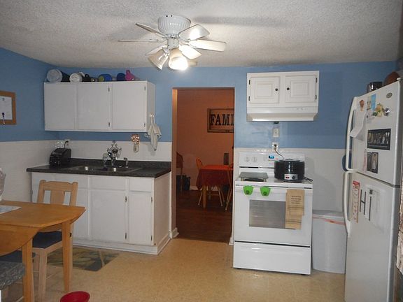5th image of 655 Mary St