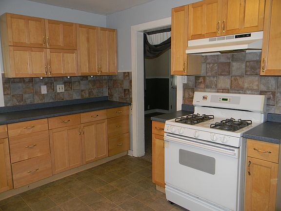 Kitchen, another view