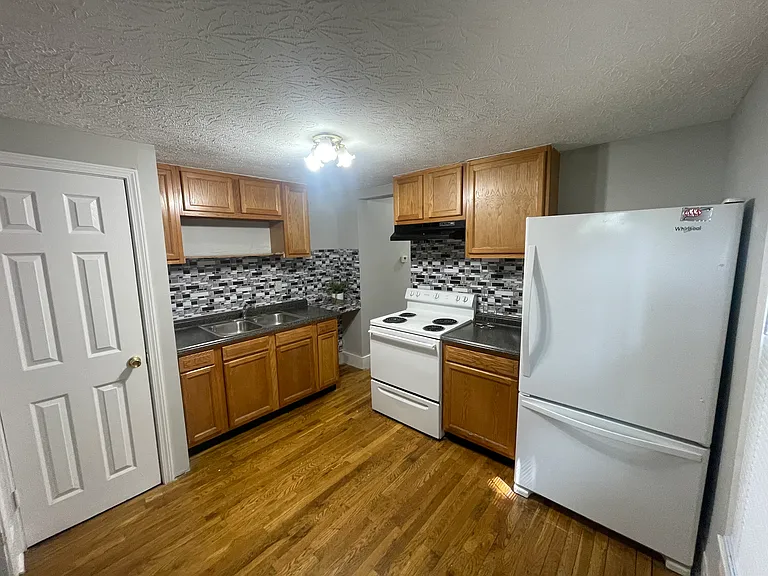 200 E Wampum Ave #2 — Photo 7