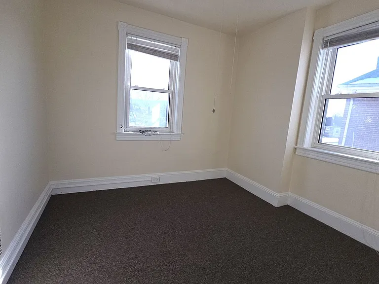 830 Media St — Photo 10