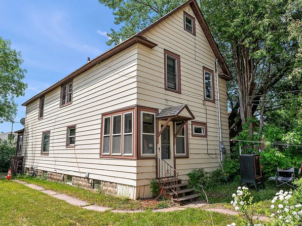 715 9th St N, Virginia, MN 55792