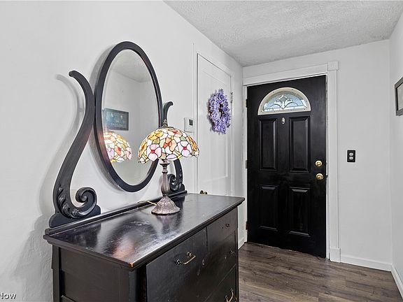 3rd image of 81 Fillier St