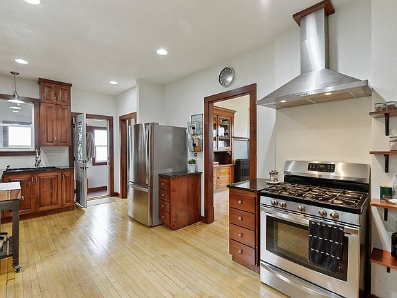 5th image of 737 Randolph Ave
