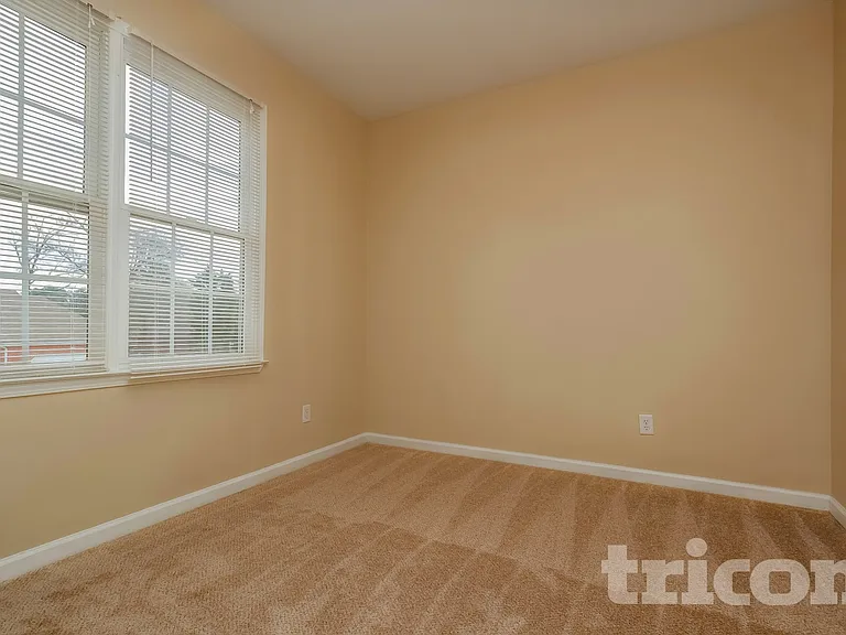 605 Kaylins Ct — Photo 11