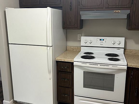 5th image of 320 Fremont Ave #2
