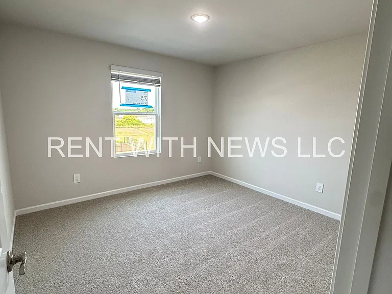 539 White Birch Ln — Photo 25