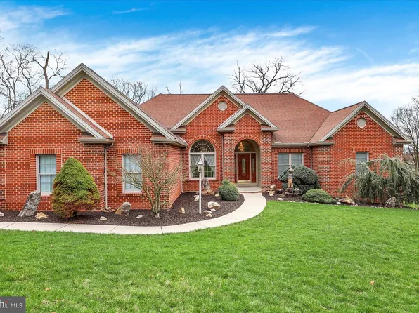 4755 Maple Shade Dr, Harrisburg, PA 17110