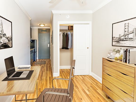 5th image of 424 W Diversey Pkwy #355