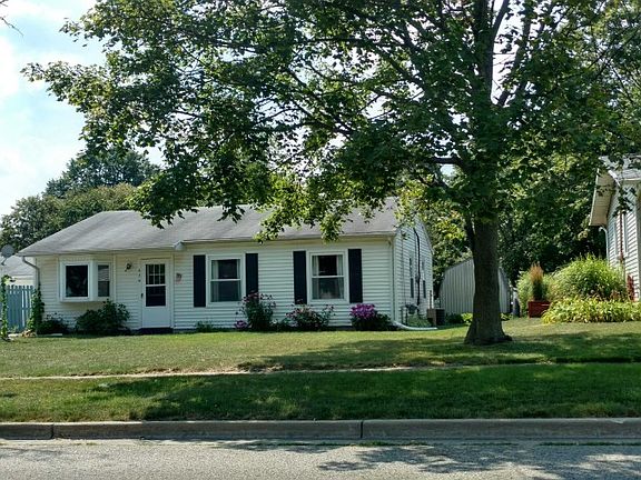 4th image of 826 Brookdale St
