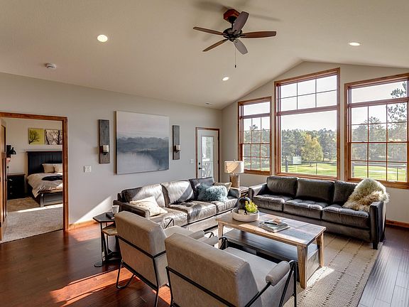 3rd image of 7868 Chickasaw Cir