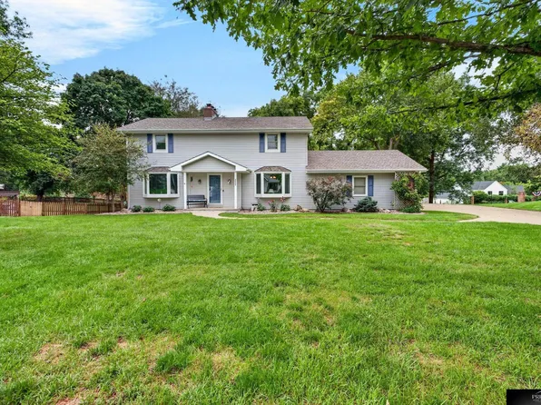 20925 Roundup Rd, Elkhorn, NE 68022