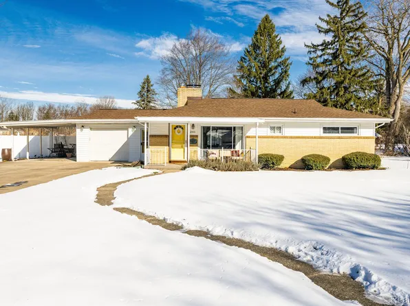 241 Grant St, Grand Blanc, MI 48439