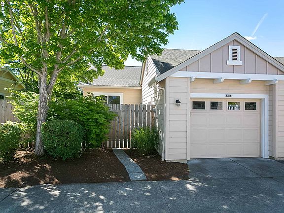 4th image of 6623 NE Rosebay Dr