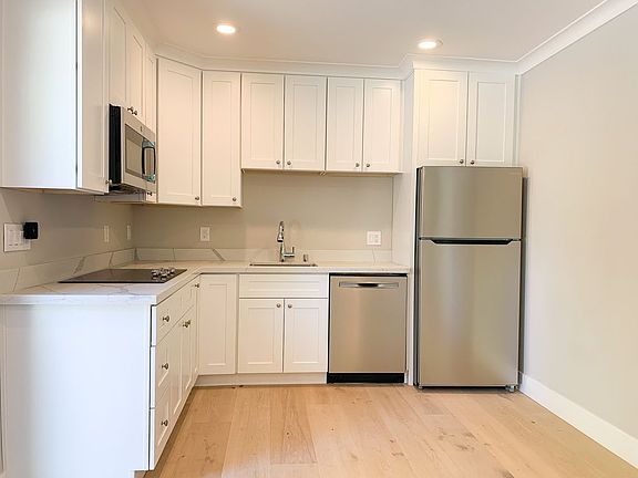 5th image of 10343 Blaney Ct Unit B