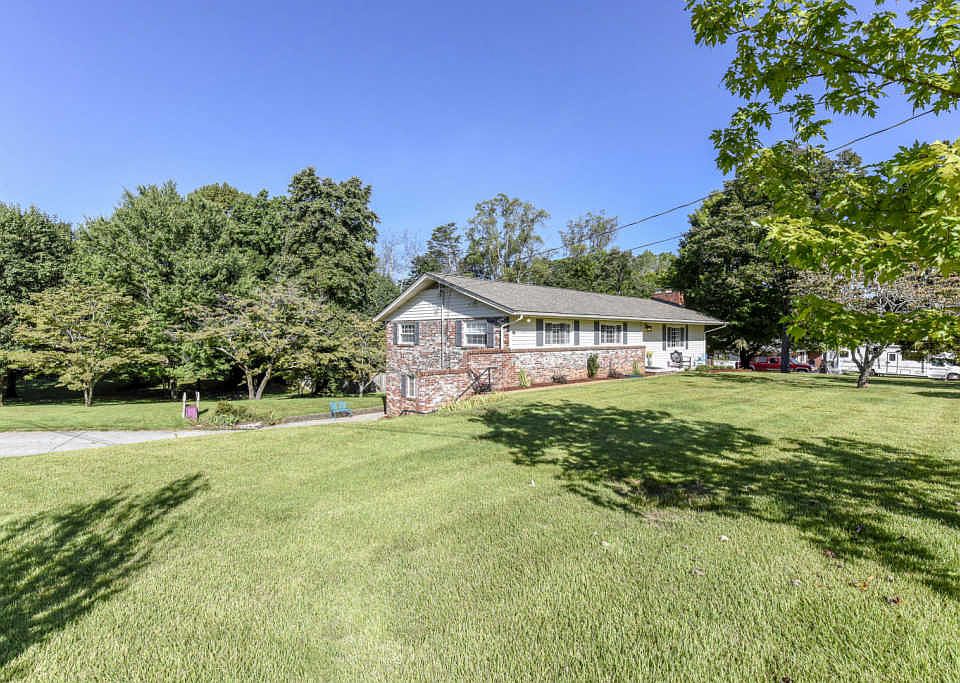 1st image of 429 Fairview Blvd