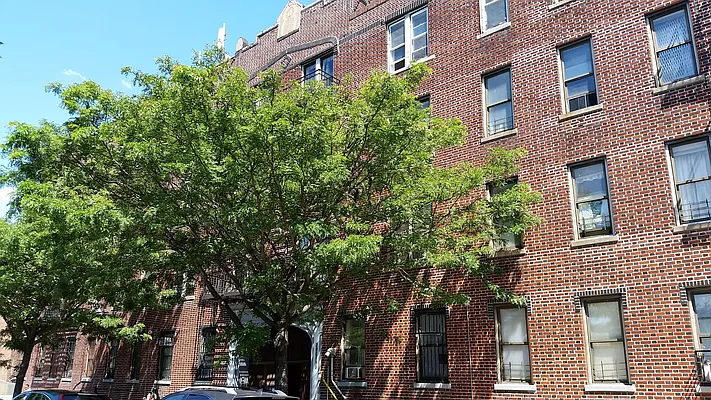 Rented by Signature Property Realty | media 30