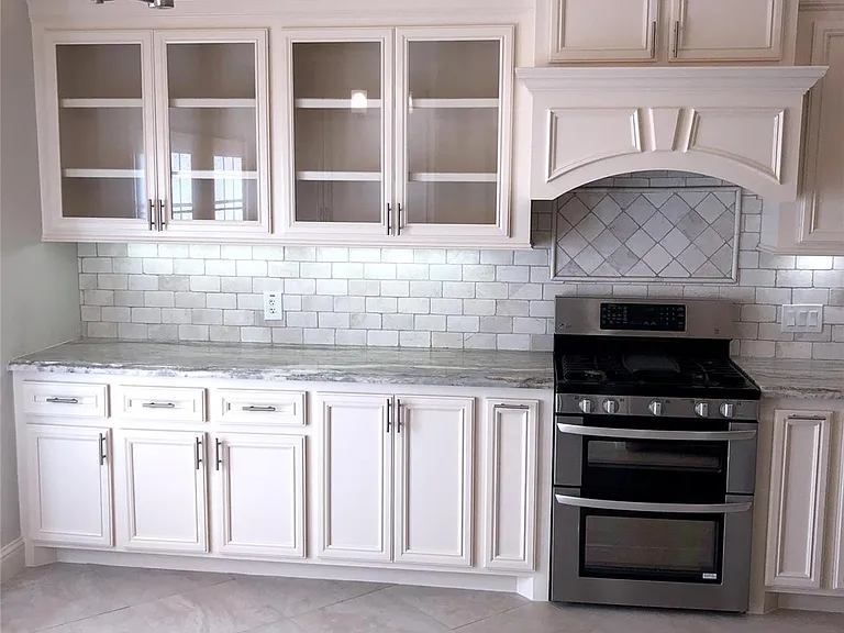 10310 Chevy Chase Dr — Photo 11