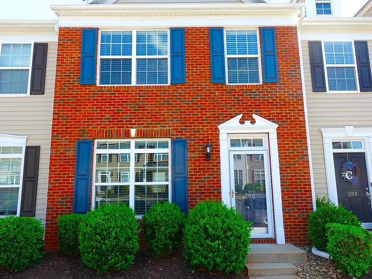 202 Elise Dr #1 — Photo 3