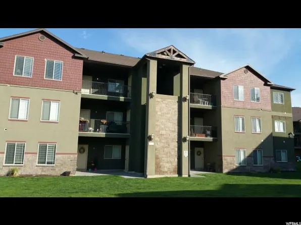 8215 N Clear Rock Rd APT 11, Eagle Mountain, UT 84005
