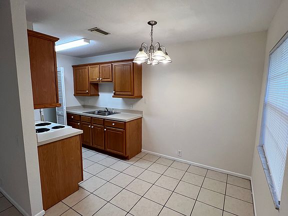 2nd image of 23385 Farnam St #9