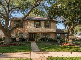 1019 Woodhorn Dr, Houston, TX 77062