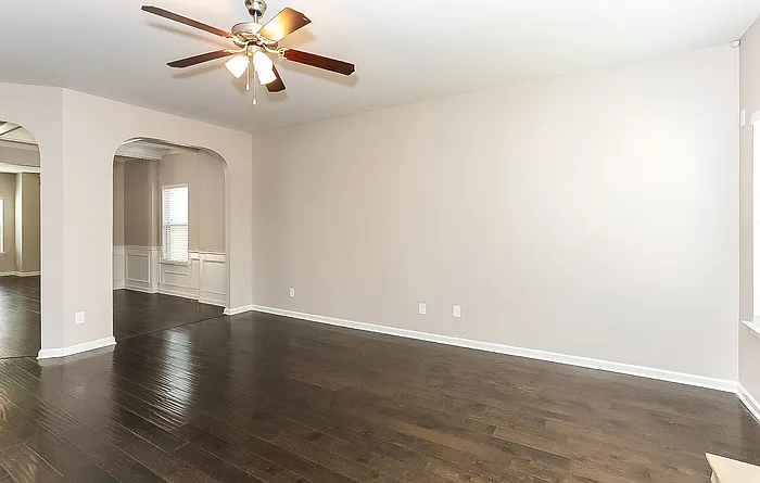 5 bed, 3.0 bath, 3148 sqft, $2,745 — Photo 4