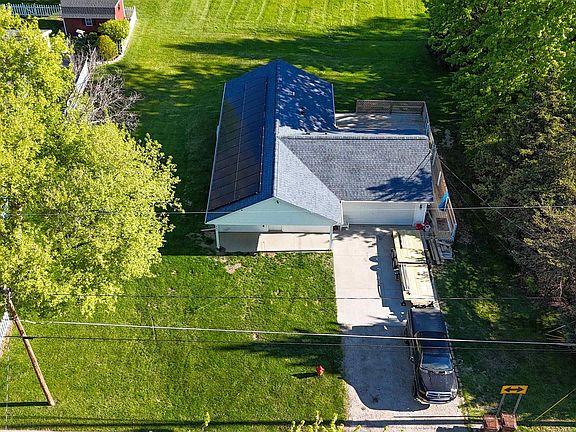 2nd image of 401 Barber St
