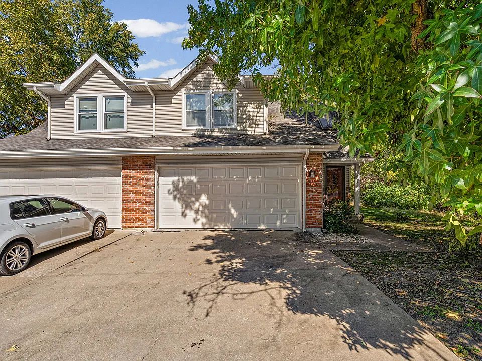 5406 N Washington Ct