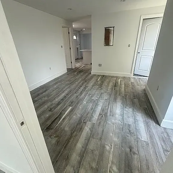 254-256 E Eagle St #1 — Photo 8