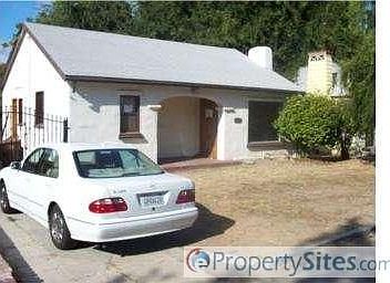 2nd image of 584 W Calaveras St