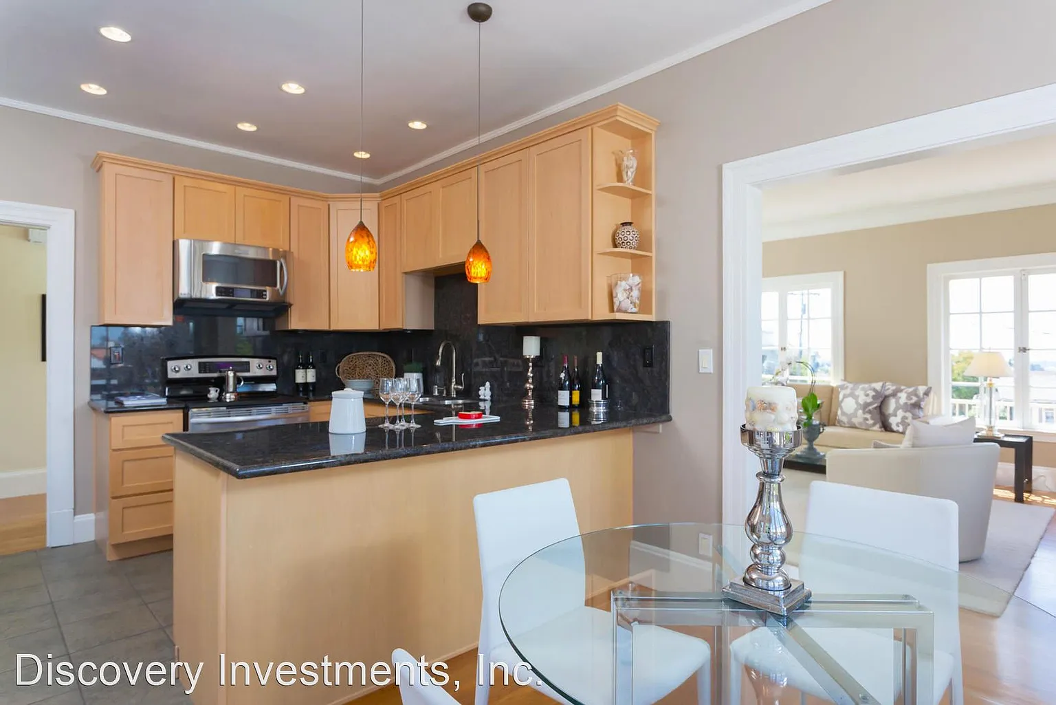 1028 Hollywood Ave photo 1