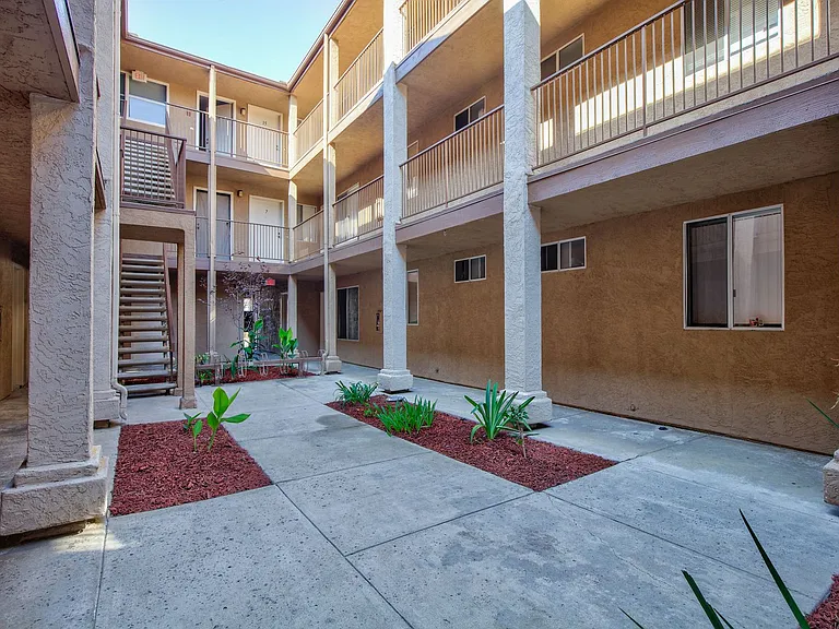 4828 Art St — Photo 34