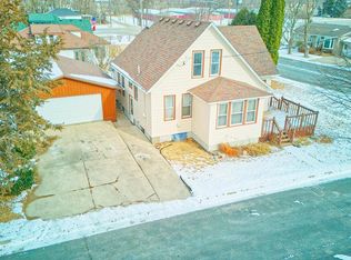 401 Howard St, Silver Lake, MN 55381