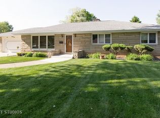 2413 Erskine Rd, Joliet, IL 60433