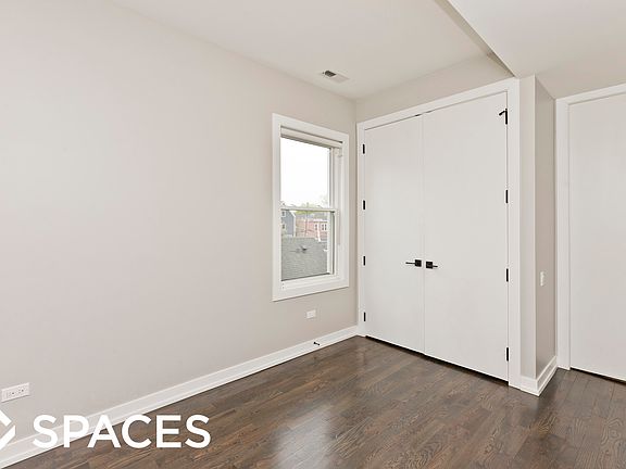 5th image of 2048 W Melrose St #3A