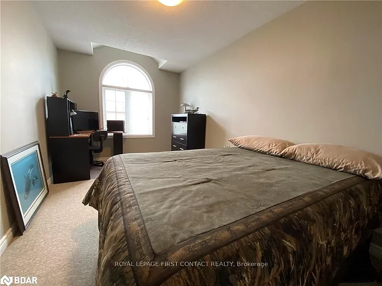 63 Sydenham Wls — Photo 9
