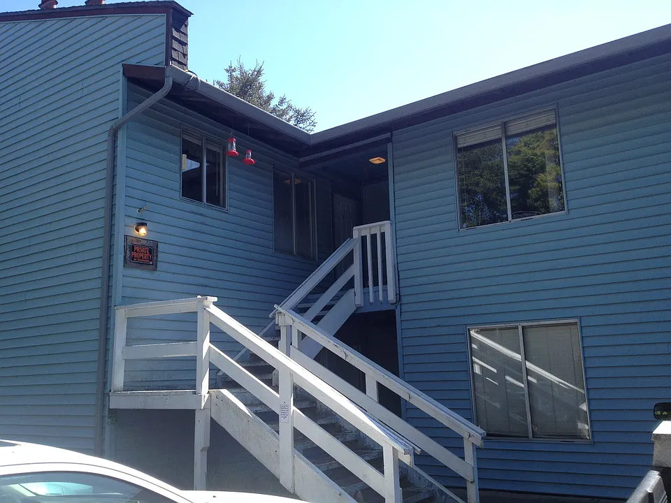 3940 Evergreen Ave