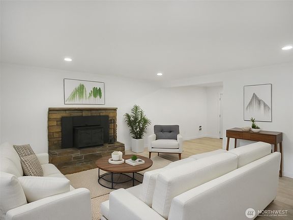 4th image of 13647 197th Avenue SE