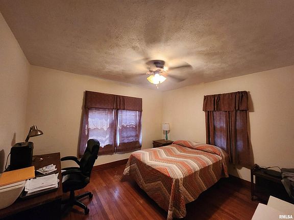 5th image of 203 W Kaskaskia St