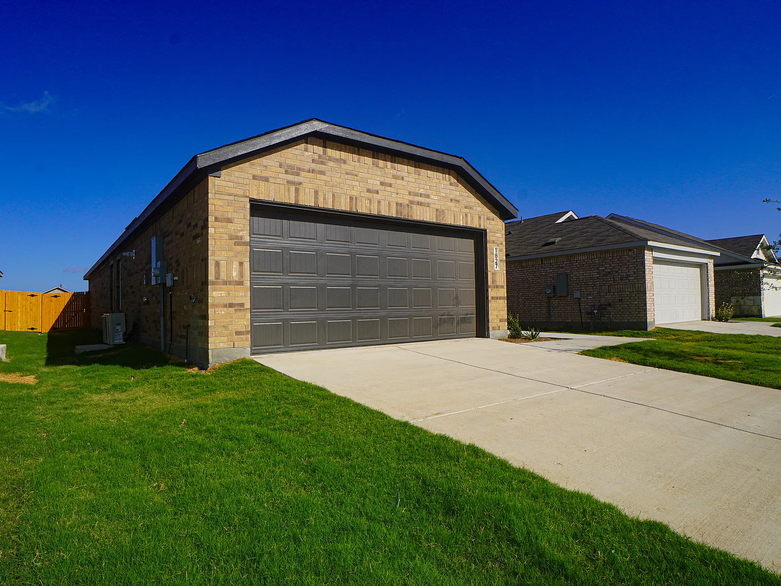 3 bed, 1461 sqft, $2,100 — Photo 3