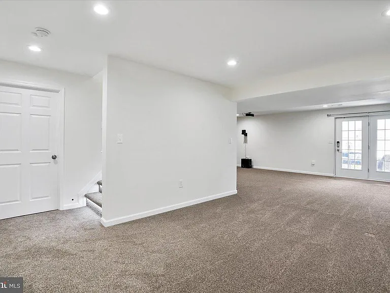 319 Morlyn Dr — Photo 42