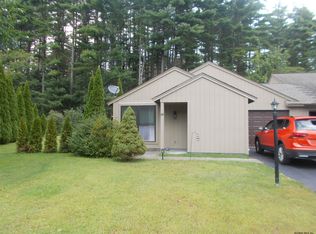 48 Queen Ann Ct, Queensbury, NY 12804