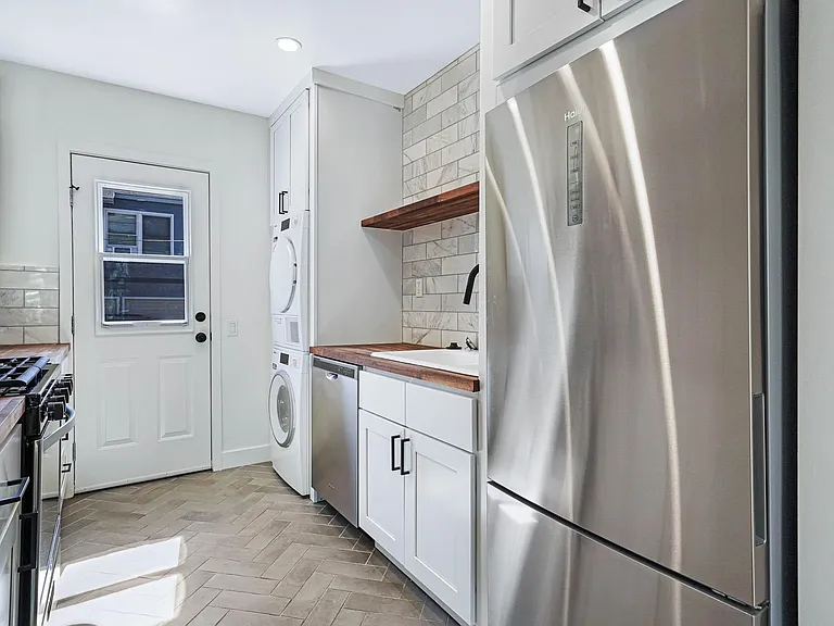 656 Ozone St — Photo 7