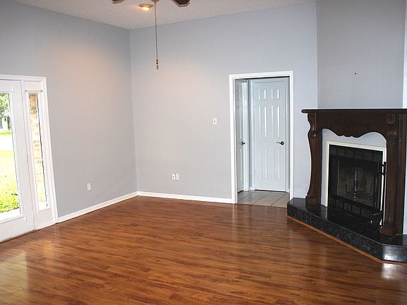 3rd image of 1004 Inverery Dr