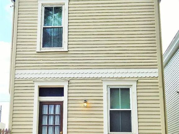 3rd image of 404 Stanley Ave