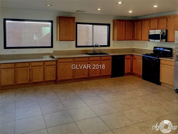 2nd image of 676 Port Talbot Ave
