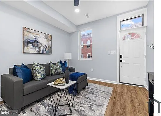 3 bed, $3,200 — Photo 2